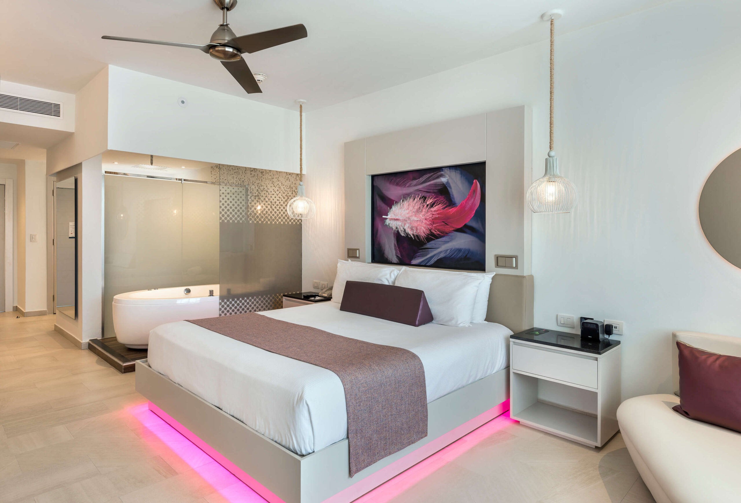 rchicpc-lux_-junior-suite-bedroom-2-62583294c16d1-optimized